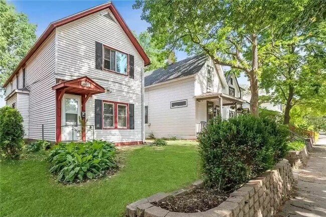Foto del edificio - 1609 3rd St NE