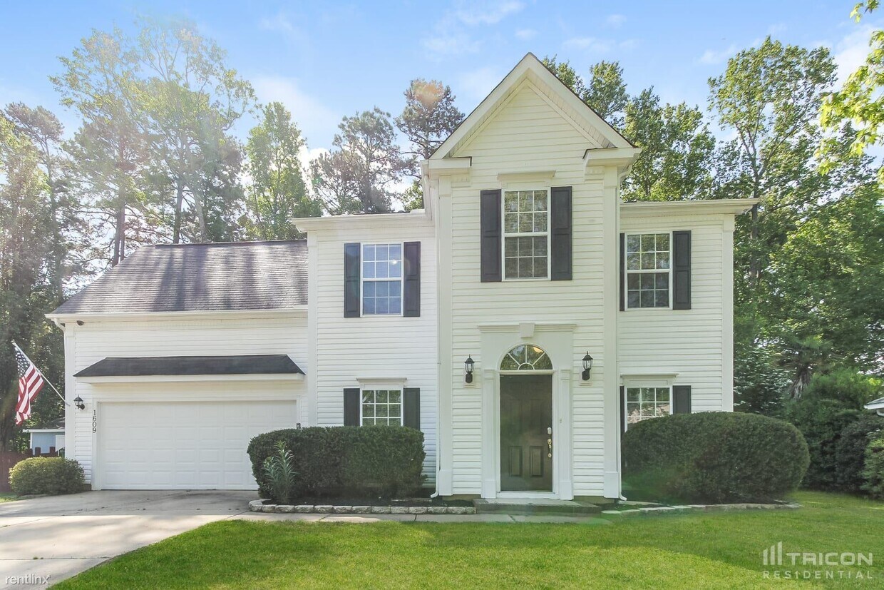 Primary Photo - 1609 Silverberry Ct
