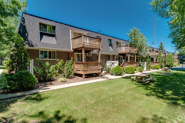 Building Photo - Hillcrest & Ridgeview Apartments
