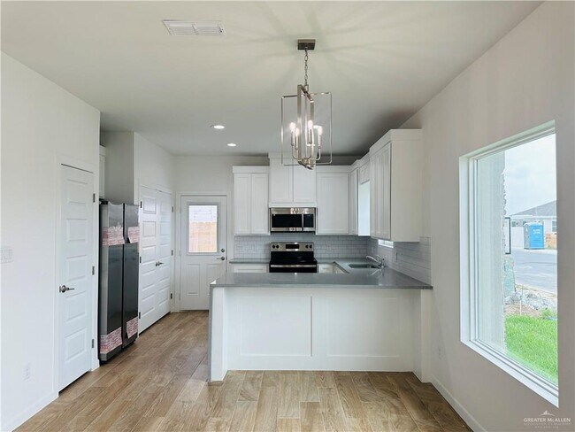 Foto del edificio - 10 Clarence Dr