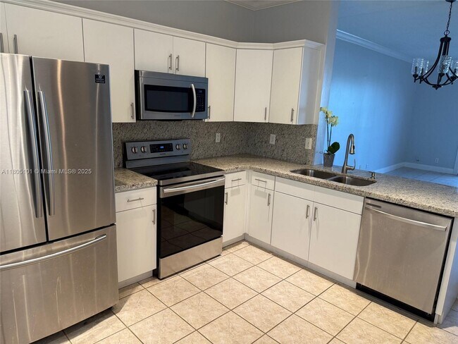 Building Photo - 1808 Salerno Cir