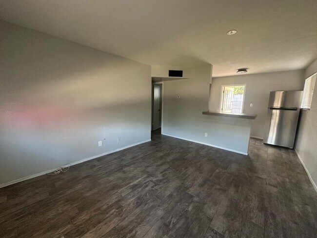 Foto del edificio - 1 bed 1 bath Townhome
