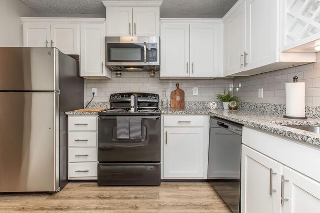 Building Photo - Kingston Pointe Apartments