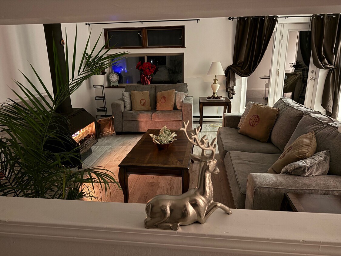 Foto principal - 1053 Danby Rd