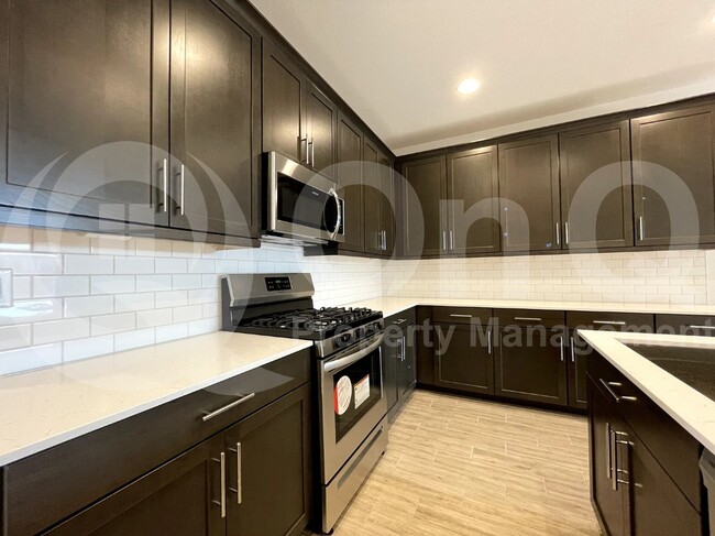 Building Photo - 5945 N 89th Dr