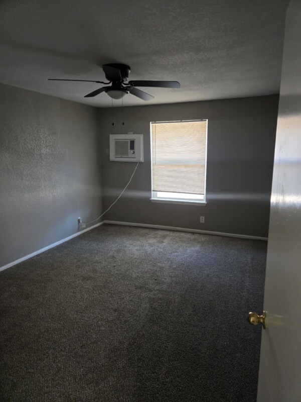 Foto del edificio - 1014 Ware Blvd