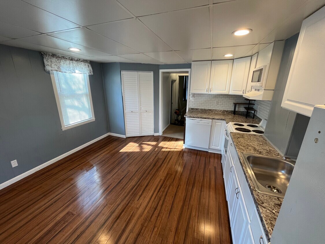 2700 Mount Rd Unit C, Aston, PA 19014 Apartments in Aston, PA