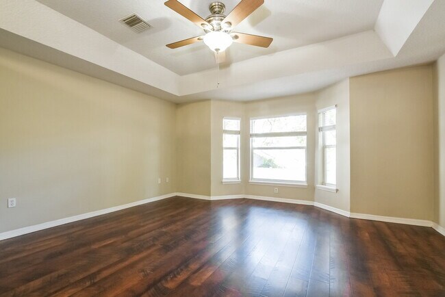 Foto del edificio - 1122 Juniper Ct