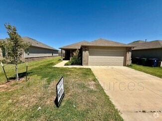 Building Photo - 1820 Hayes Ln