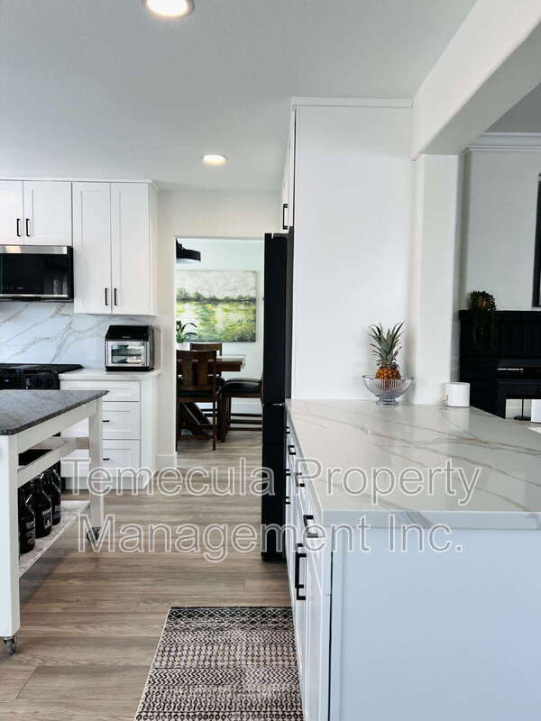 Building Photo - 40536 New Town Dr