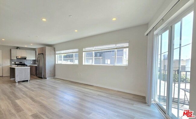 Foto del edificio - 8532 Cashio St