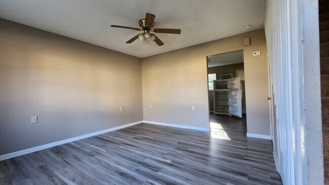 Foto del edificio - Renovated Townhouse