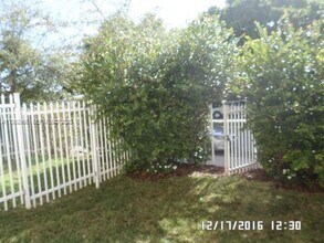 Building Photo - 1701 N Treasure Dr