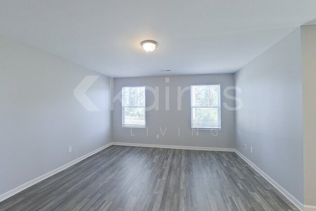 Foto del edificio - 105 Spencer Dr