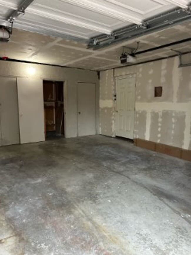 Building Photo - Walnut Creek duplex-2 units available imme...