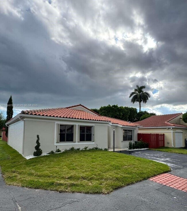 Foto del edificio - 440 SW 88th Ct