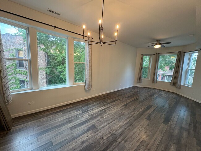 Foto del edificio - 1316 S Millard Ave