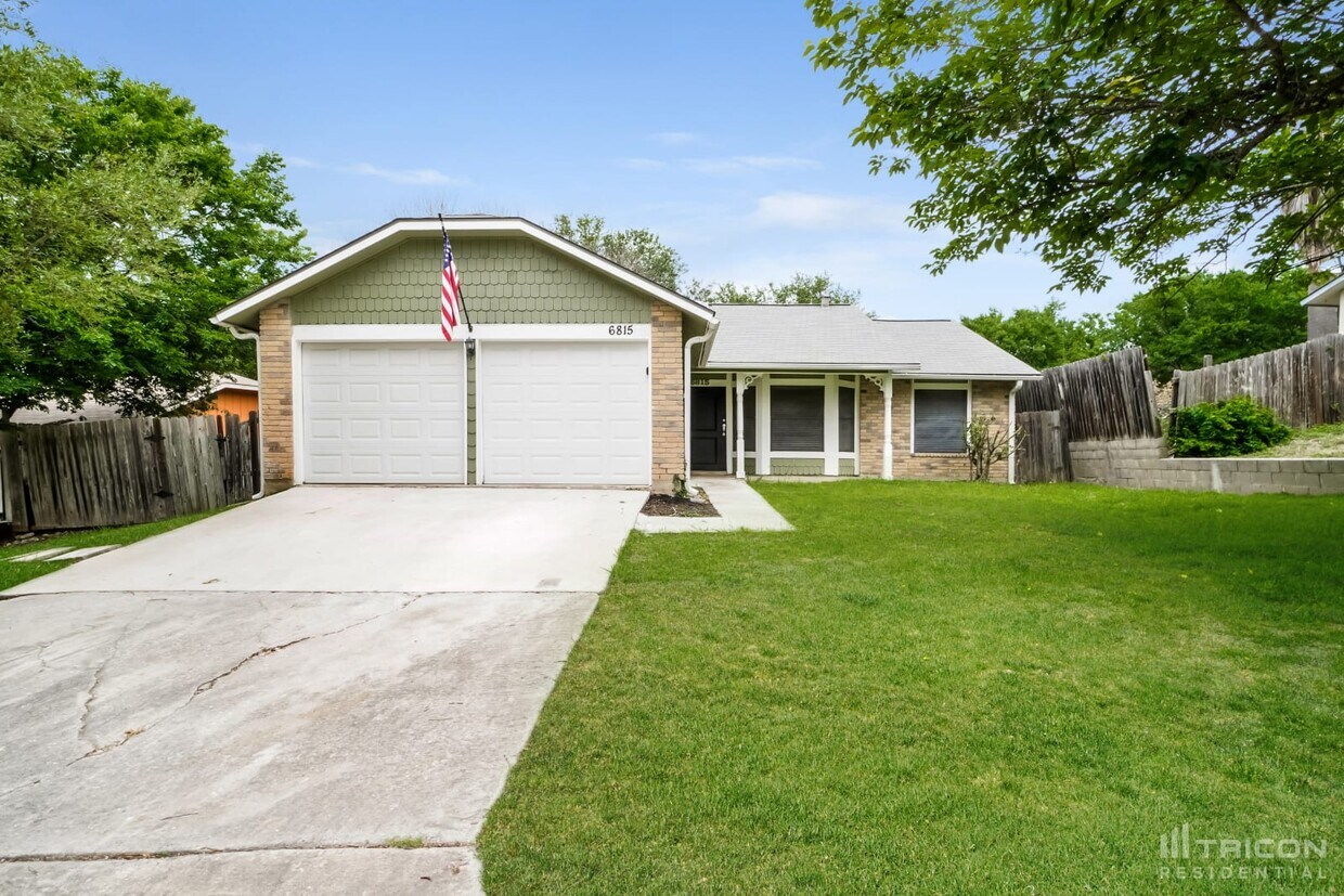 Foto principal - 6815 Hillside Peak