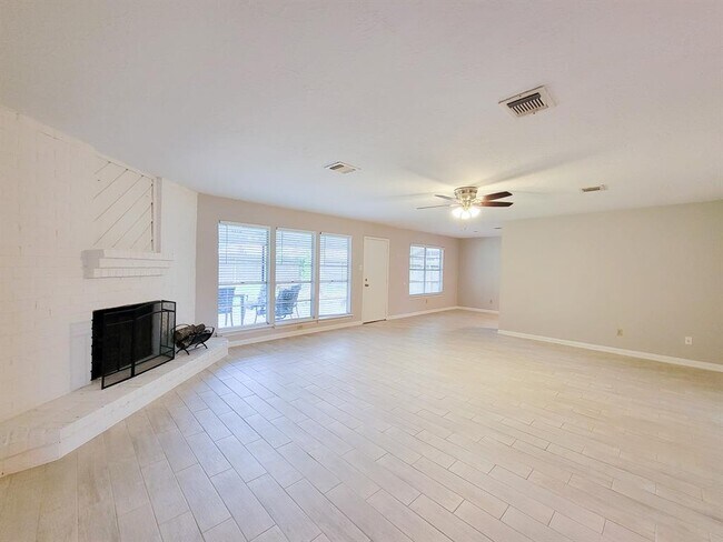 Foto del edificio - 16314 Golden Sage Ln
