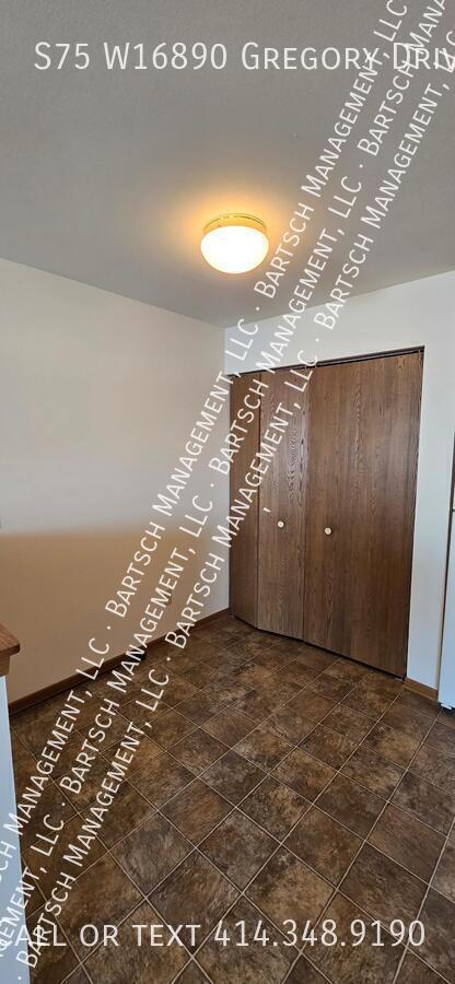 Building Photo - S75W16890-W16890 Gregory Dr