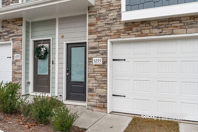 Building Photo - 5235 Deep Channel Dr