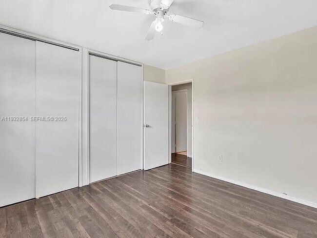 Foto del edificio - 1451 NE 170th St