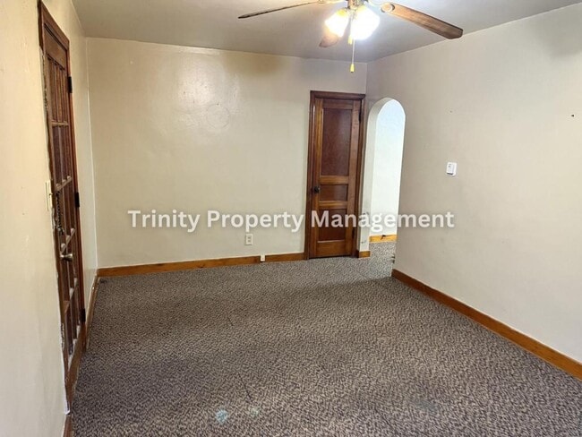 Building Photo - 601 Collins Ave