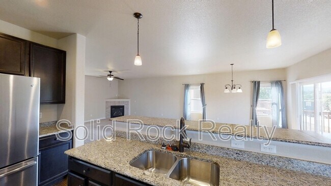 Foto del edificio - 1145 Antrim Loop
