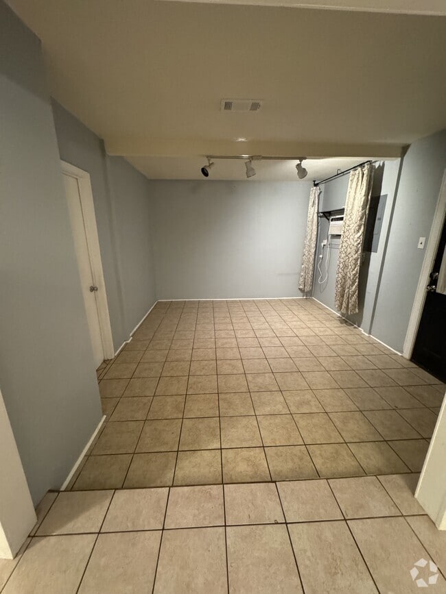 Building Photo - 3608 Edgemont Dr