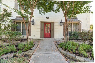 Building Photo - 607 Ellingham Dr