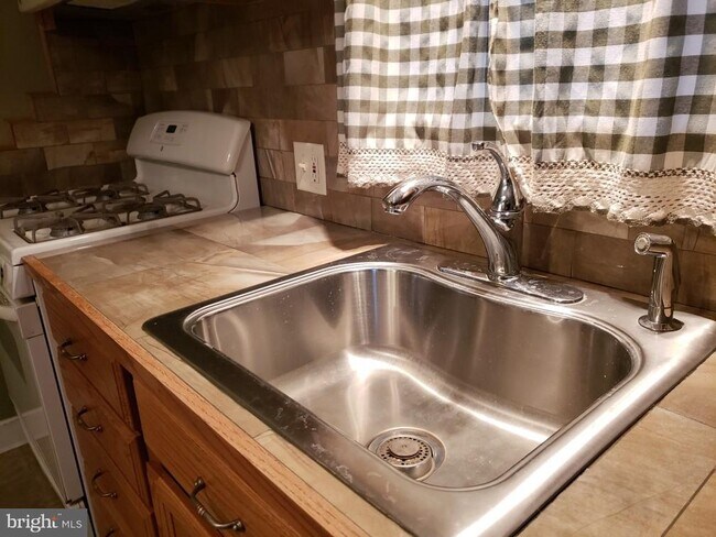 Foto del edificio - 118 Spruce Cir