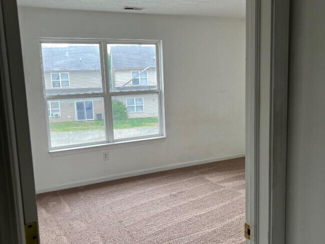Building Photo - 4217 Carson Ln
