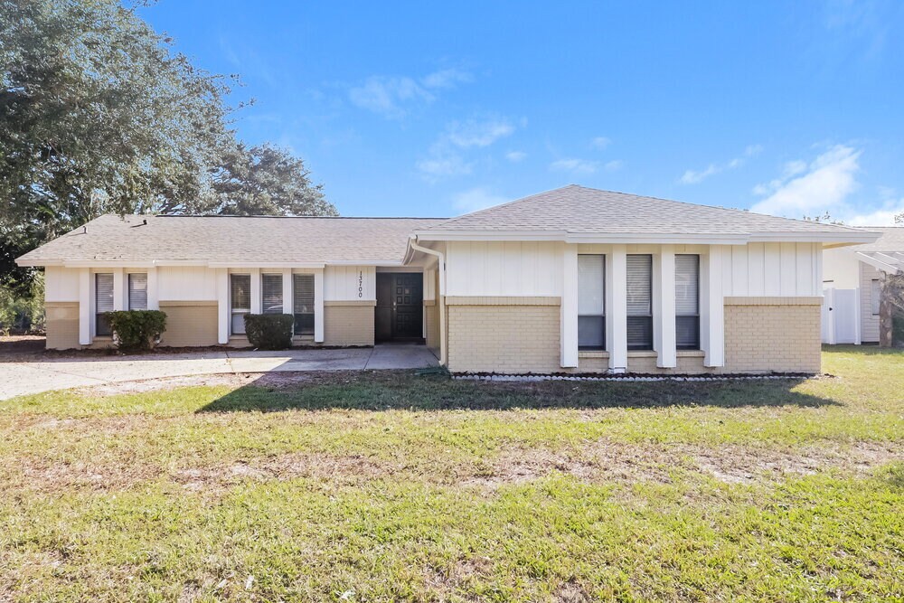 Foto principal - 13700 Whitby Rd