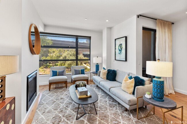 Foto del edificio - Coming Soon! Spacious 3BR Corner Condomini...