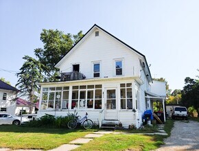 Building Photo - 124 S Lake St