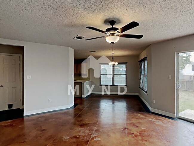 Building Photo - 822 Palitine Ln