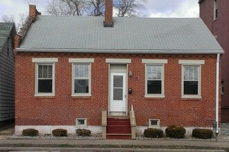 Building Photo - 319 W Main St