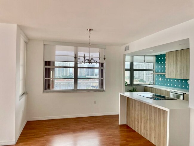 Foto del edificio - 18041 Biscayne Blvd