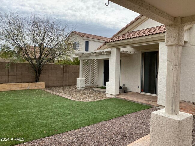Building Photo - 4402 E Creosote Dr