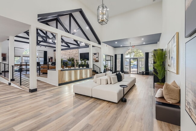 Building Photo - The Orion