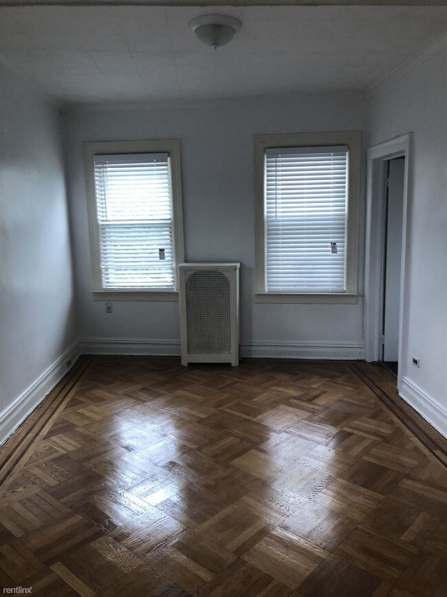 Foto del edificio - 3 br, 1 bath  - 7605 Myrtle Ave