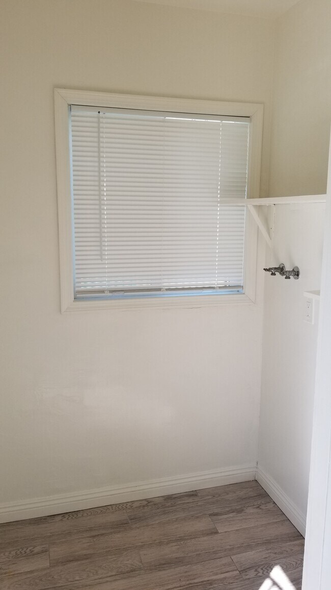 Foto del edificio - 1103 S Olive Ave