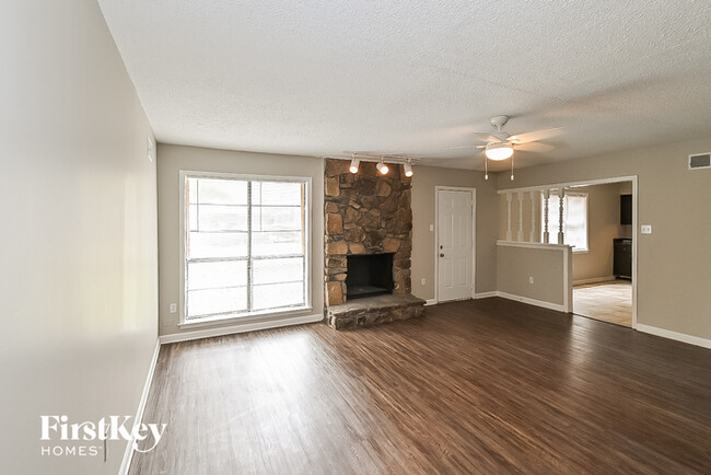 Foto del edificio - 7281 Isherwood Rd