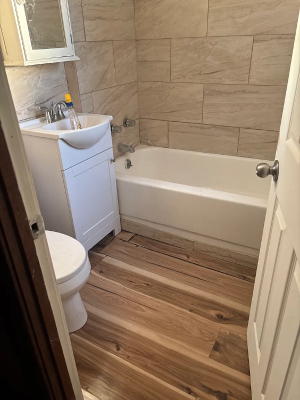 Foto principal - 10919 S Vernon Ave