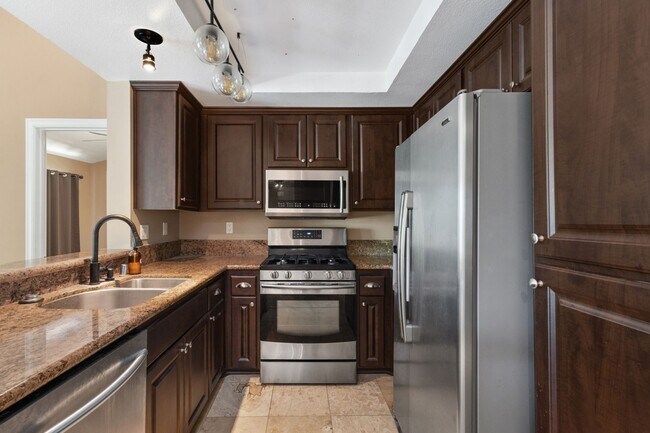 Building Photo - Spacious 2 Bedroom with Loft!