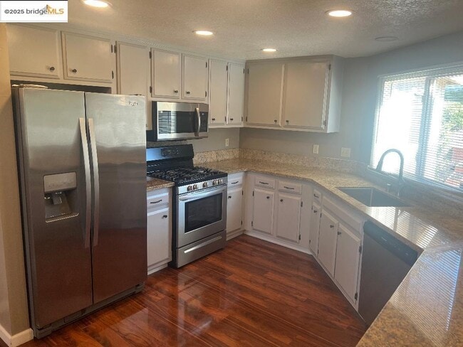 Building Photo - 3421 Serpentine Dr