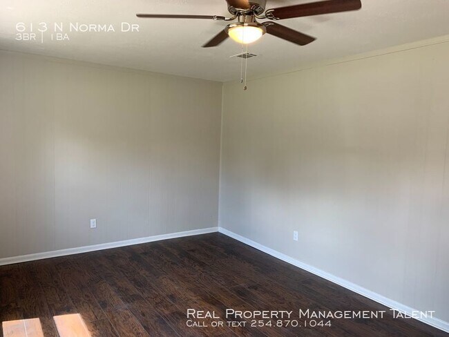 Foto del edificio - 613 N Norma Dr