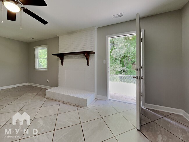 Foto del edificio - 526 Stratford Rd