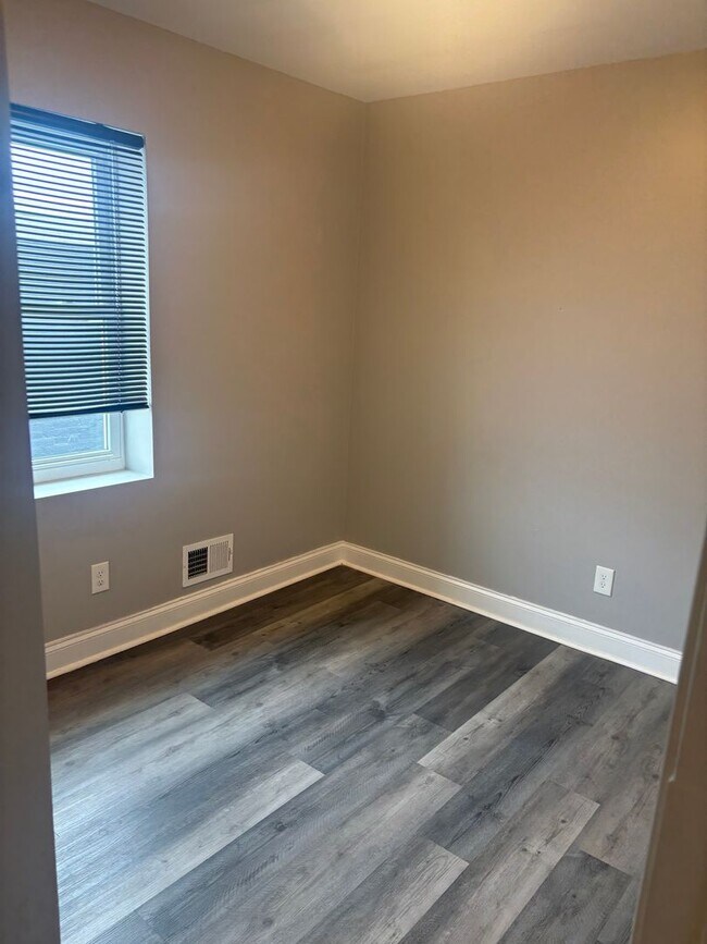 Foto del edificio - Available Now – Spacious 4-Bedroom Townhome in Baltimore City