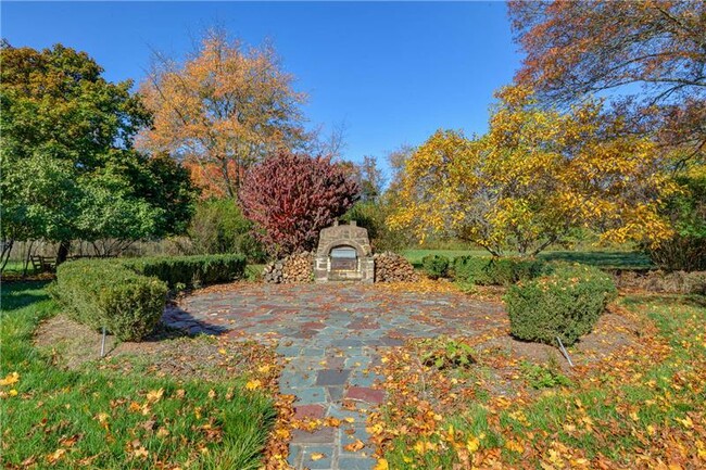 Foto del edificio - 295 Cedar Grove Ln